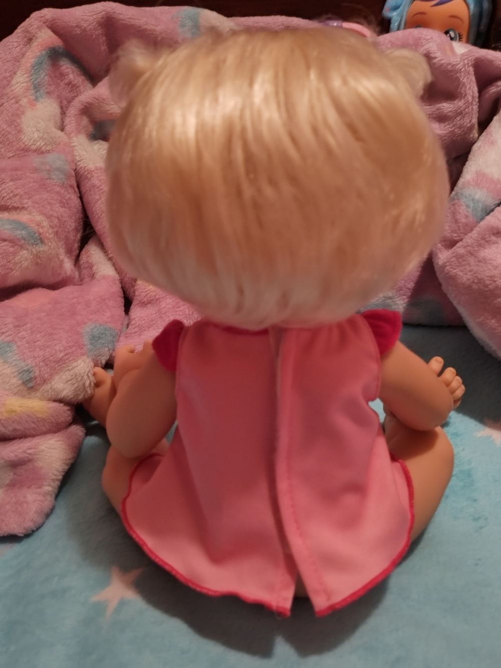 Baby Alive Wets N wiggles Doll 2010 - Picture 8 of 16